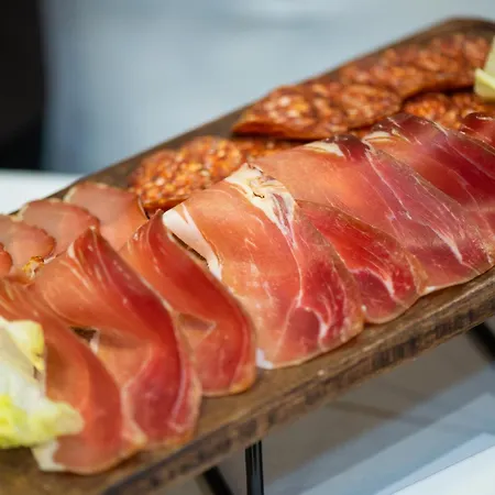 Atera Business Hotel