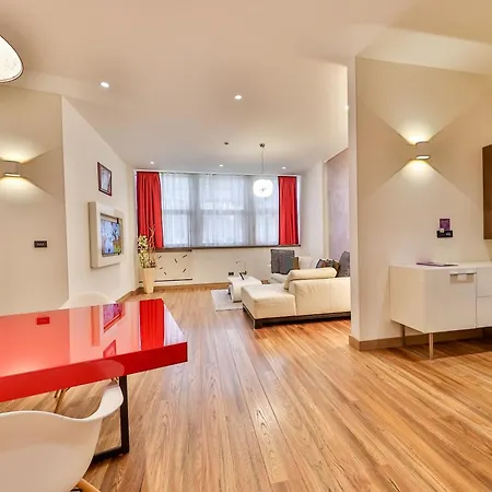 Atera Business Hotel 4*