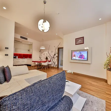 Atera Business Hotel 4*