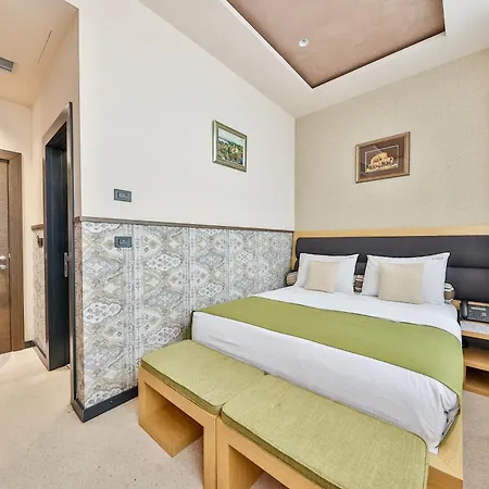 Atera Business Hotel