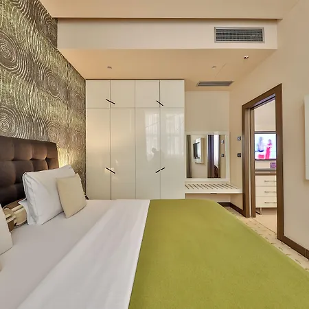 Atera Business Hotel 4*